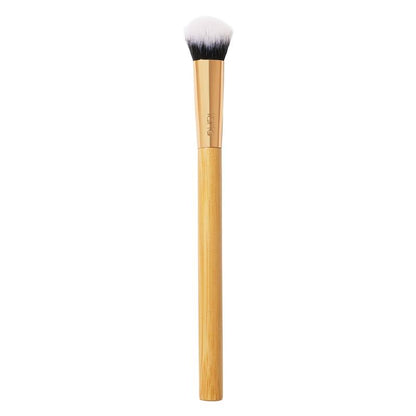 Achieve Flawless Coverage with the Tarte Angled Paw Brush for Effortless Concealer Application