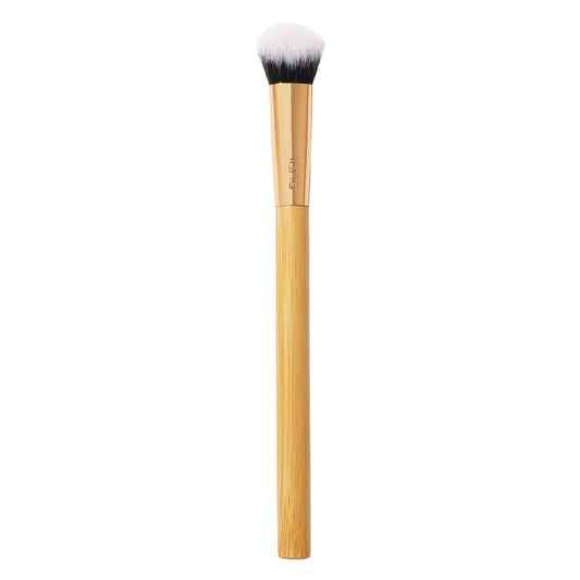 Achieve Flawless Coverage with the Tarte Angled Paw Brush for Effortless Concealer Application